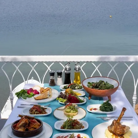 Buesra Selimiye * Μαρμαρίς